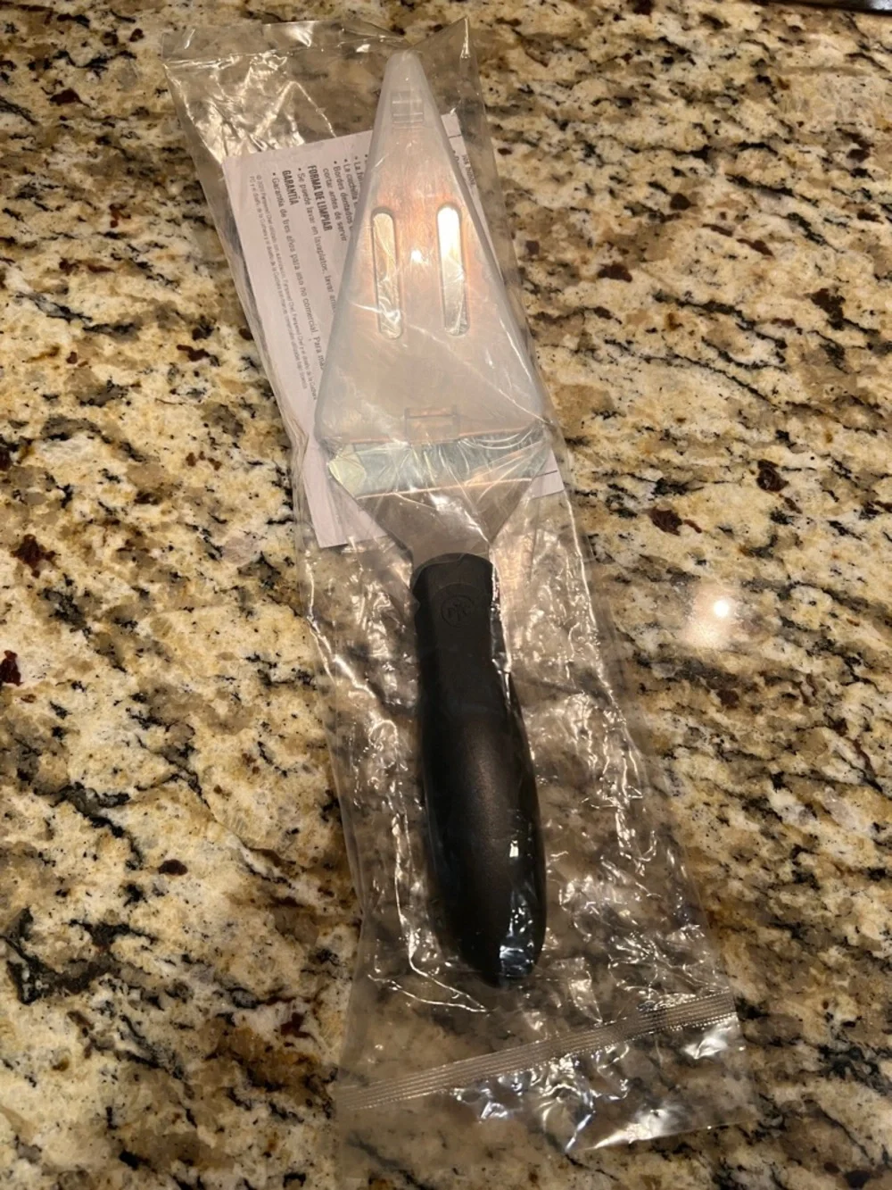 IKEA / Pampered Chef Black Slice 'N Serve Knife